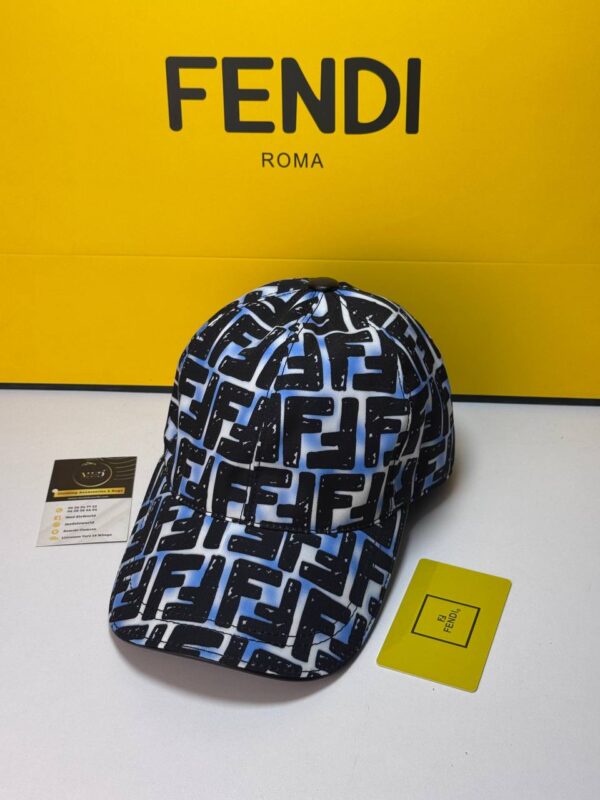 Casquette FENDI -bleu